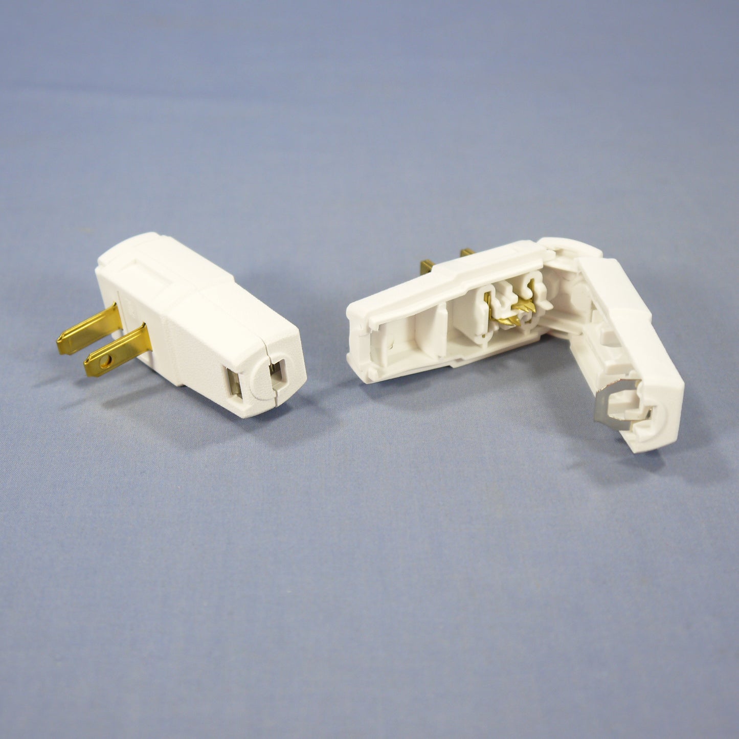30 Leviton Side Mount Right Angle EZ-Wire Plugs 15A 1-15P Non-Polarized 321-W