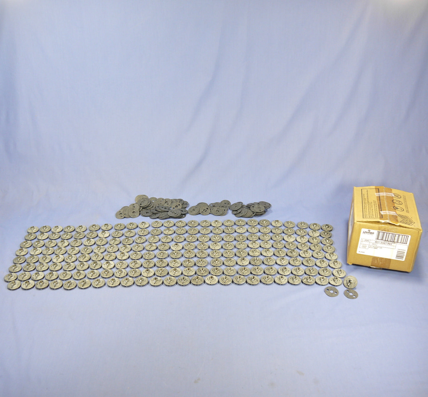 200 Leviton 1/8" Lampholder Medium Light Socket Caps Die Cast w/ Lining 3347-PRT