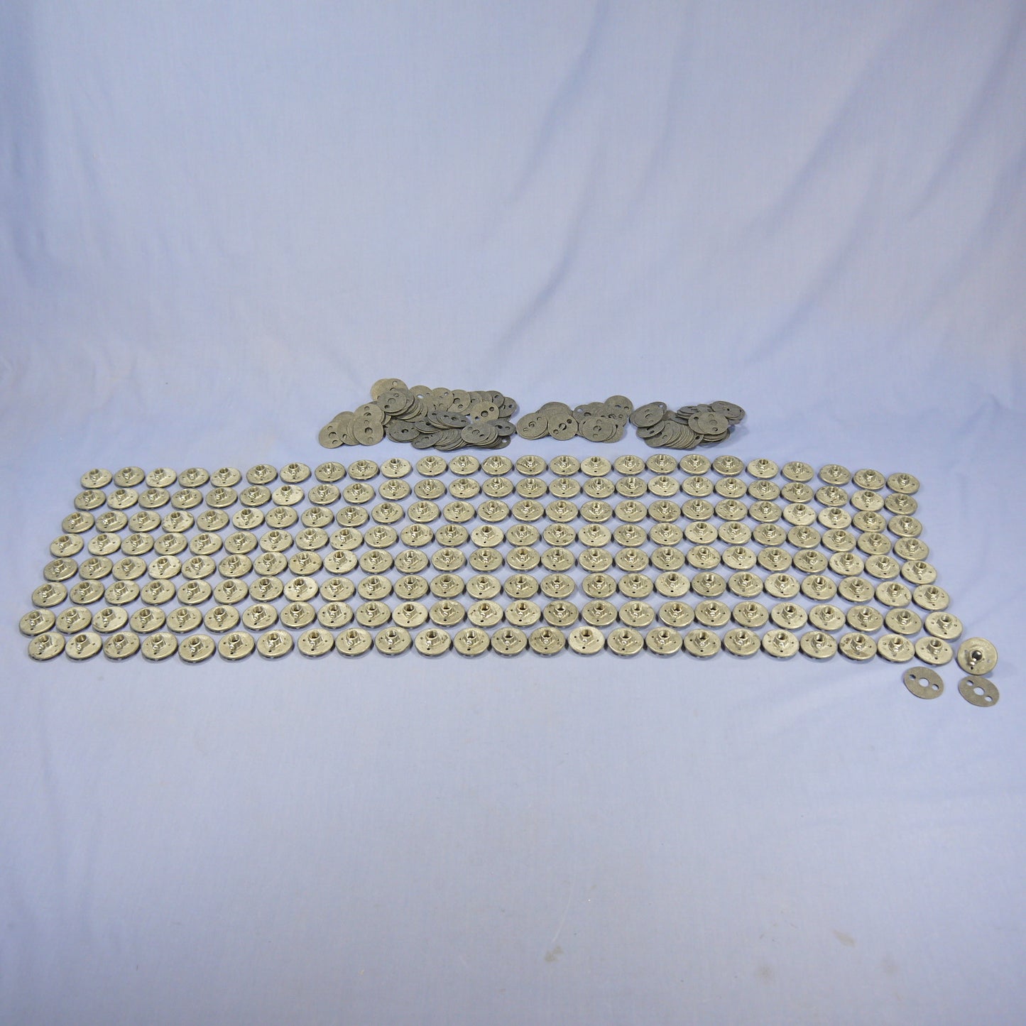 200 Leviton 1/8" Lampholder Medium Light Socket Caps Die Cast w/ Lining 3347-PRT