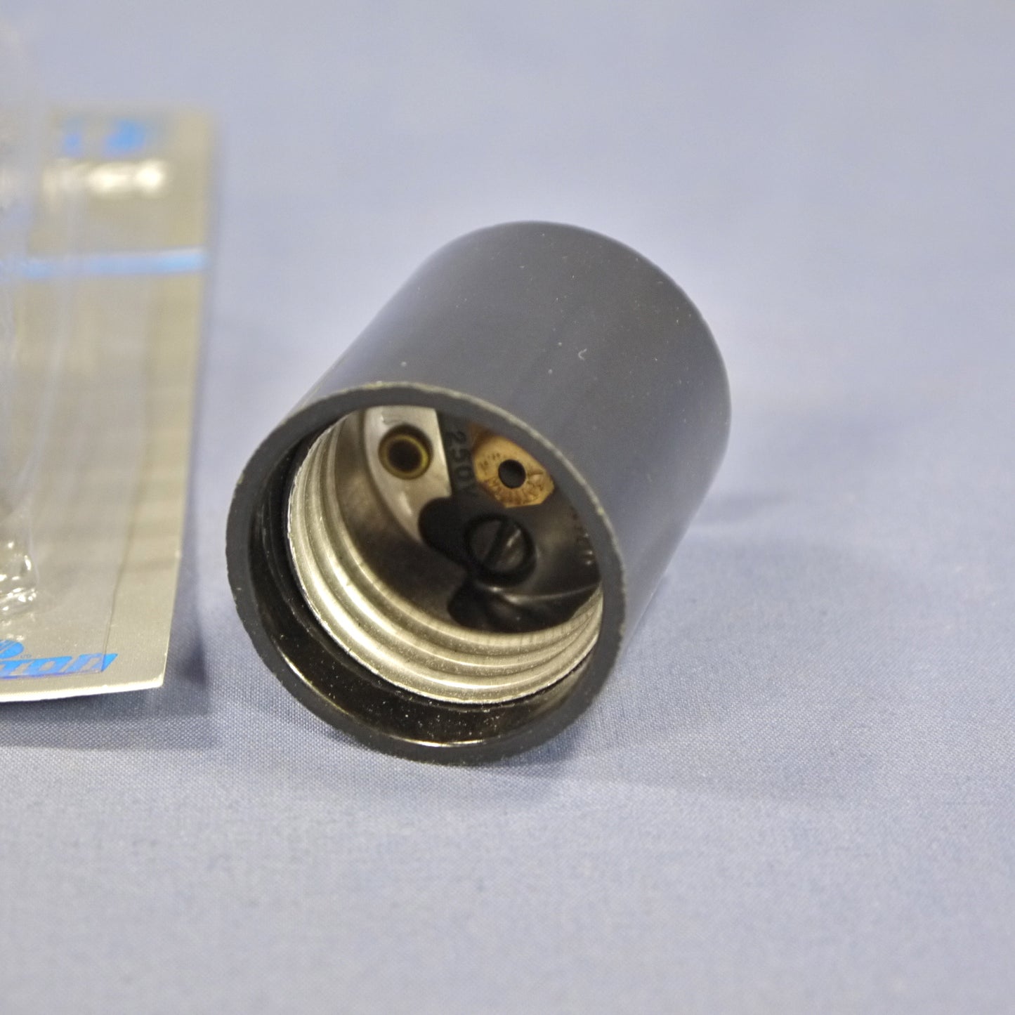 5 Leviton Phenolic Lamp Holders Light Sockets Hickey E26 Medium Base 3352-8