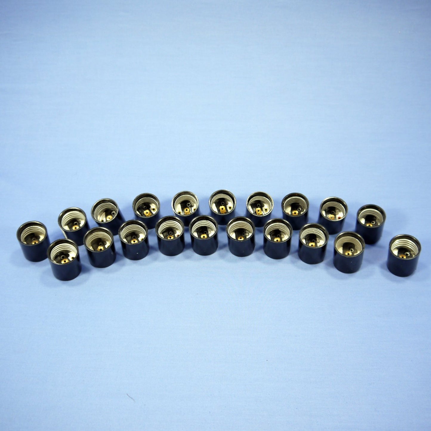 Leviton 3352-F Phenolic Lampholder Light Sockets Bracket Mount Medium Base 20pcs