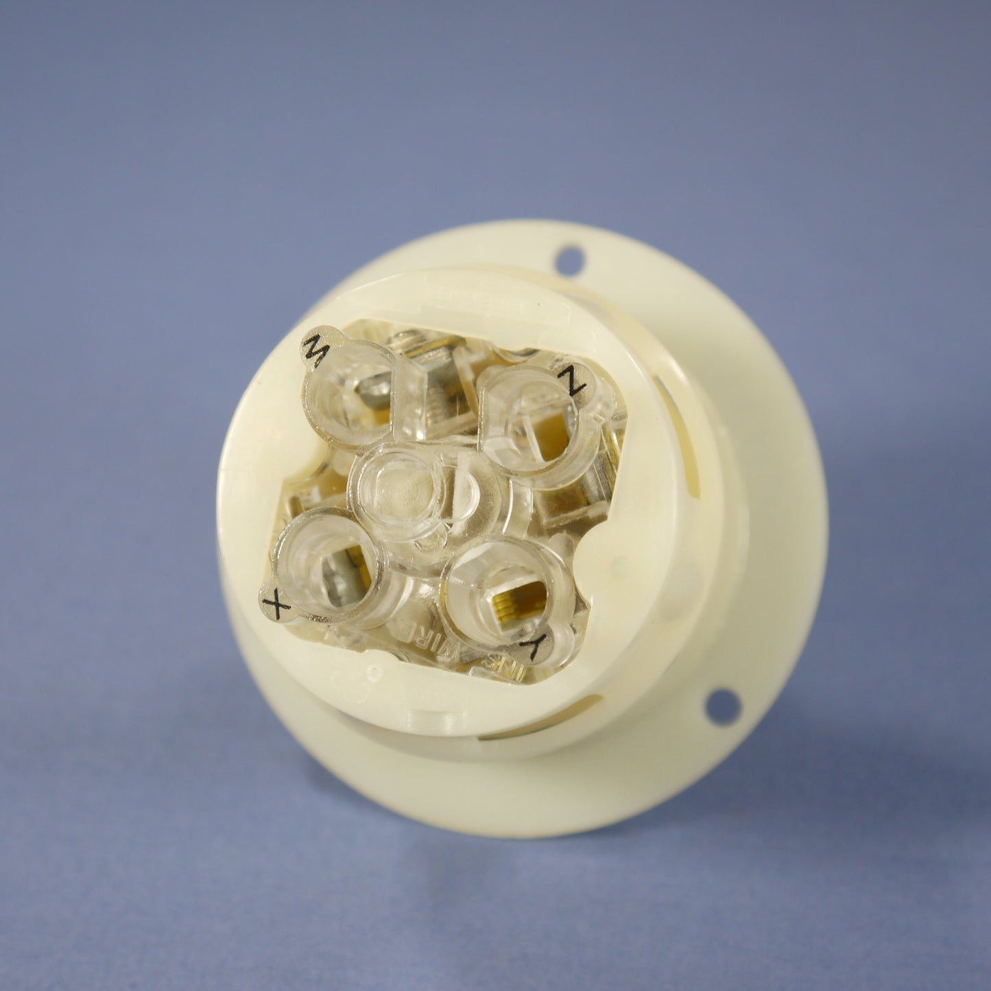 Leviton Non-Nema Locking Flanged Outlet Twist Lock 30A 120/208V 3�Y 3435-C