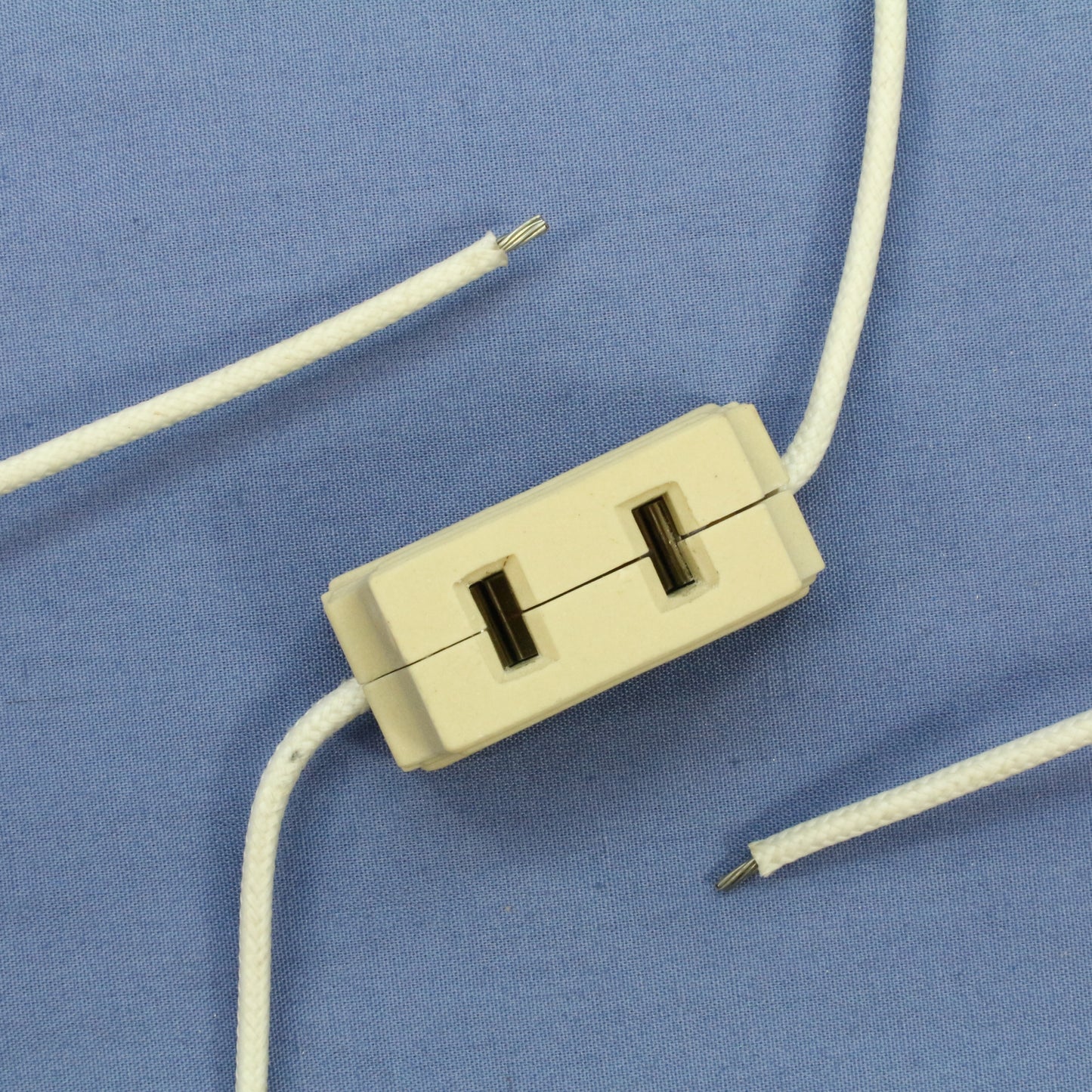 Leviton Medium Base Par Connector #46 #38 Lamp Socket Lampholder 660W 16 AWG 368