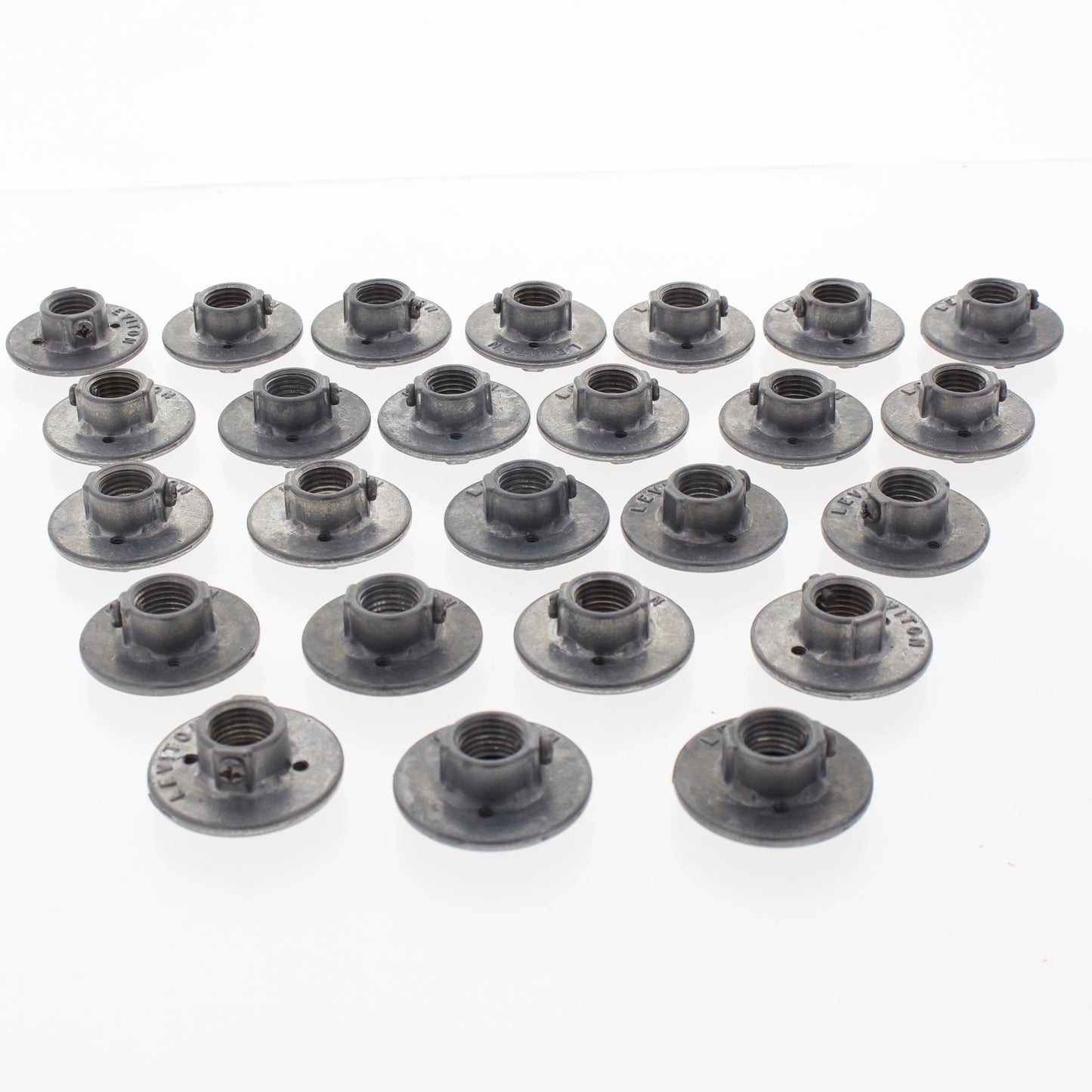 Leviton #38-0195 Mogula Base Porcelain Lampholder 3/8" IPS Cap with Set Screw