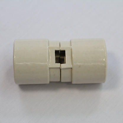 Leviton Porcelain Twin Light Socket Dual Lamp Holder NO STRAP E26 660W 250V 4005