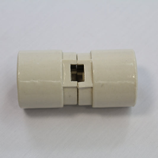 Leviton Porcelain Twin Light Socket Dual Lamp Holder NO STRAP E26 660W 250V 4005