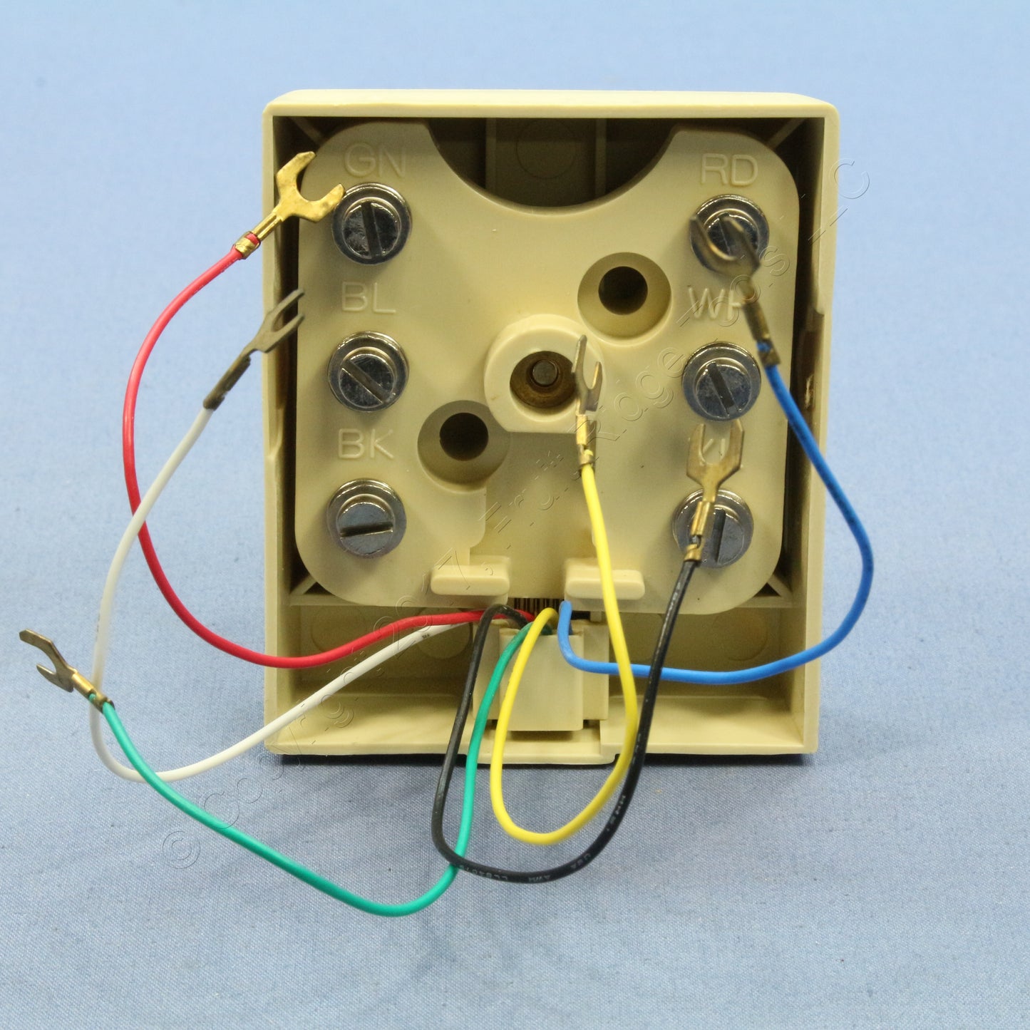 5 Leviton Ivory Telephone Surface Mount Jacks Modular Phone Type 625C 6P6C 40236