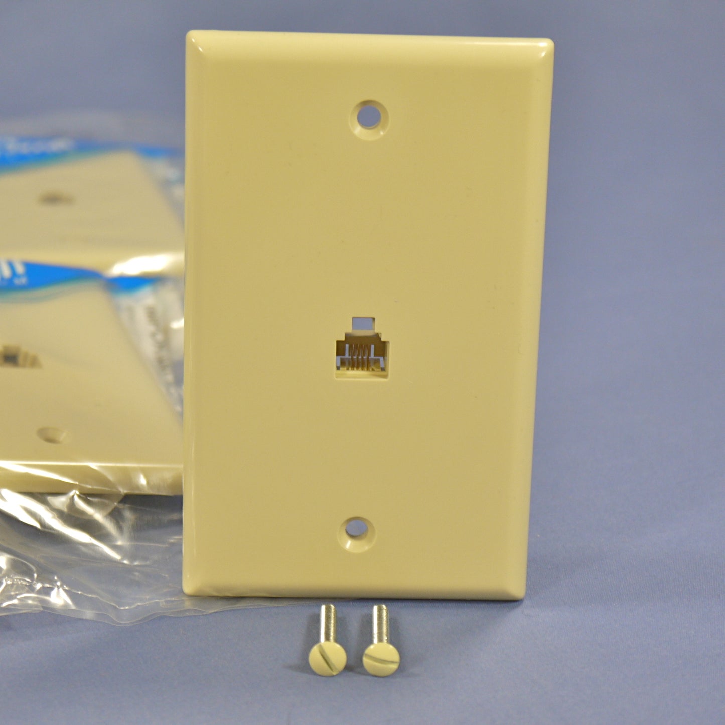 10 Leviton Ivory Flush Mount 4-Wire Telephone Jack Wallplates Type 625B4 40249-I