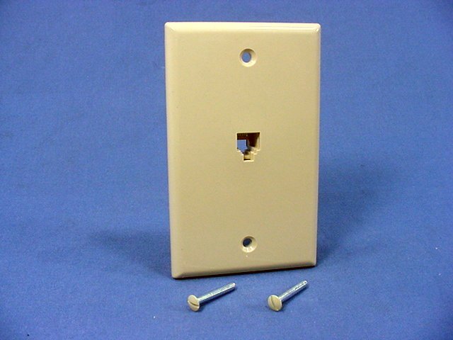 Leviton Ivory Flush Mount 4-Wire Telephone Jack Wallplate Type 625B4 40249-I