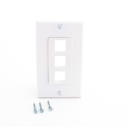 Leviton 40753-BW White 3-Port Quickport Decora Insert Platform w/Wallplate