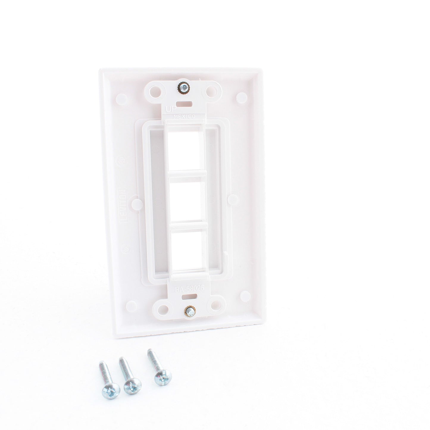 Leviton 40753-BW White 3-Port Quickport Decora Insert Platform w/Wallplate