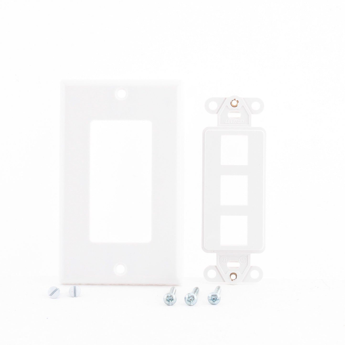 Leviton 40753-BW White 3-Port Quickport Decora Insert Platform w/Wallplate