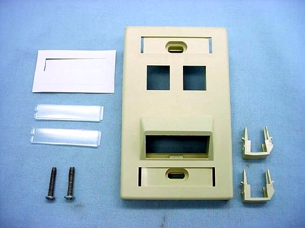 Leviton Ivory 1-Gang Quickport Angled 4-Port Wallplate w/ ID Windows 40807-BI