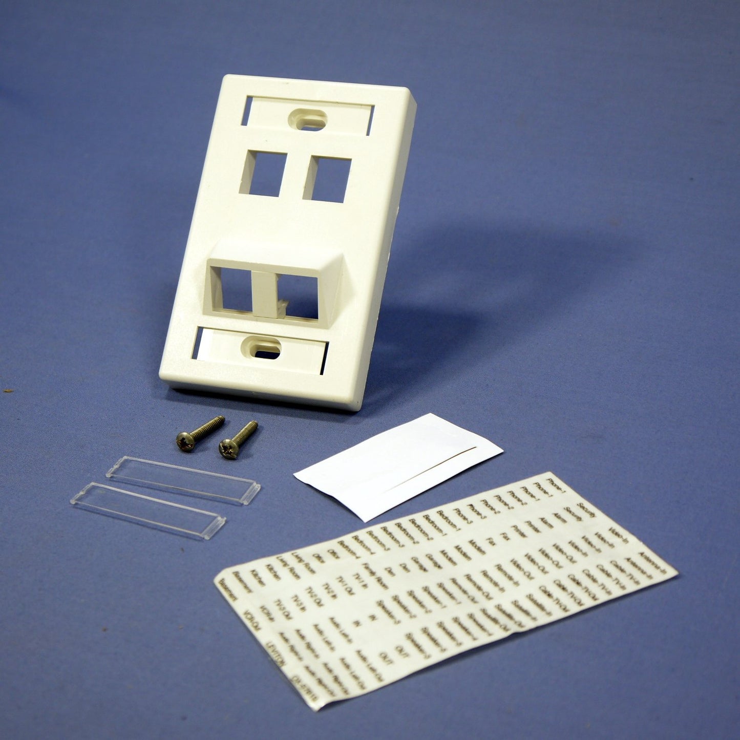 Leviton White Quickport Angled 4-Port Wallplate w/ ID Windows & Labels 40807-WR