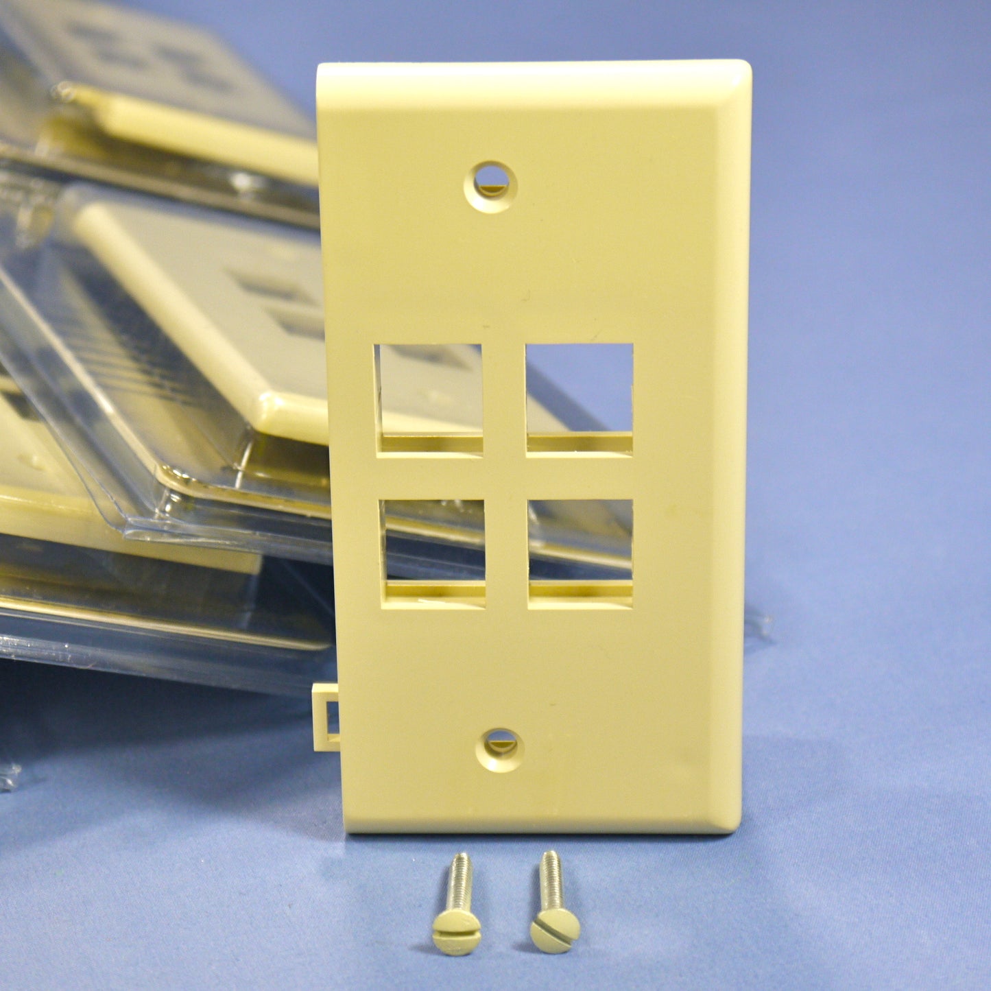 Leviton 40814-I Quickport Ivory 4-Port End Sectional Wallplate Covers 30-Pack