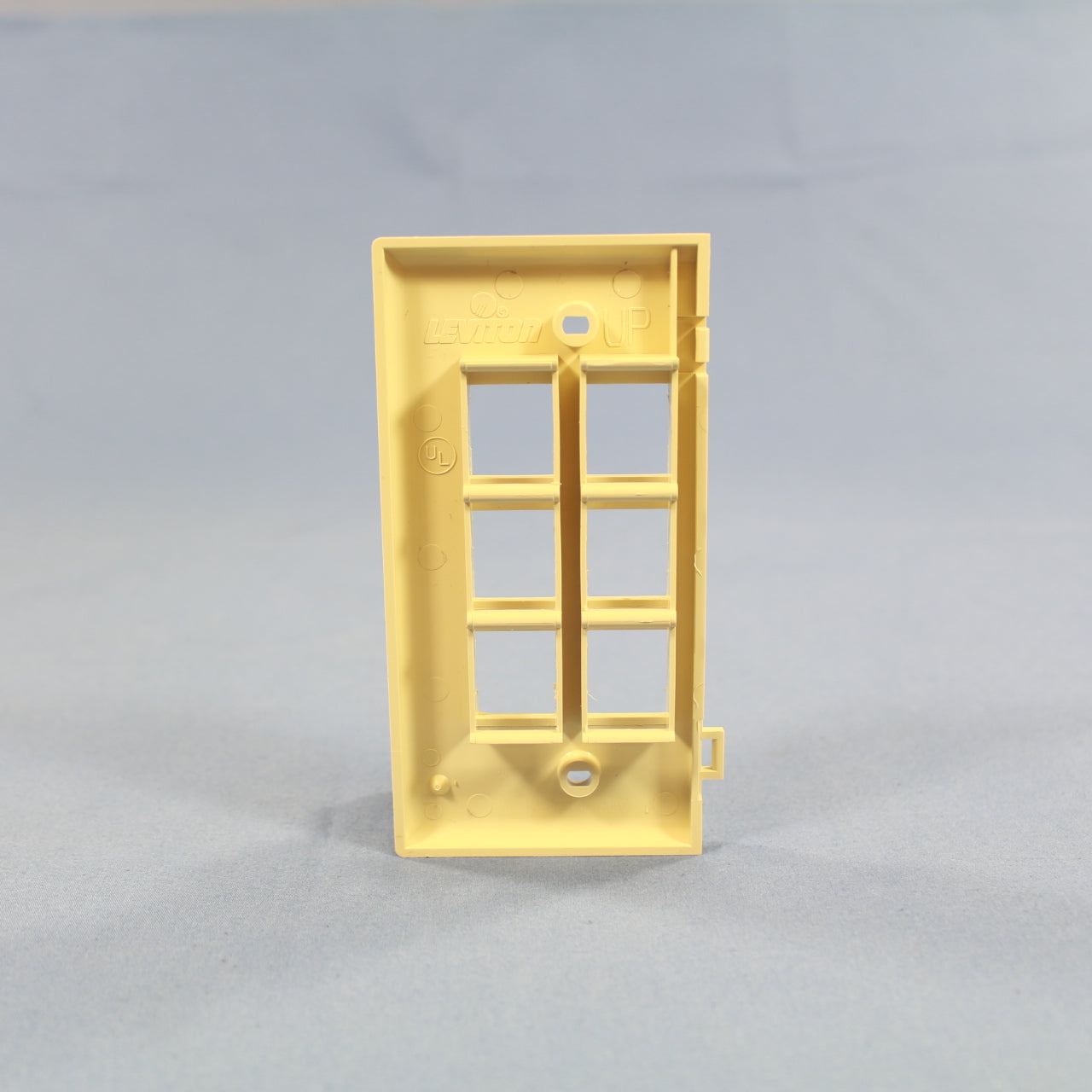 Leviton 40816-I 1-Gang Ivory Quickport Jack 6-Port End Sectional Wallplate Cover