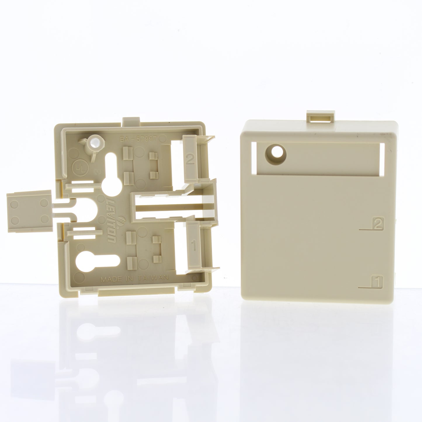 Leviton Ivory 2-Port Quickport Surface Mount Jack Housing w/ ID Plate 40822-IR
