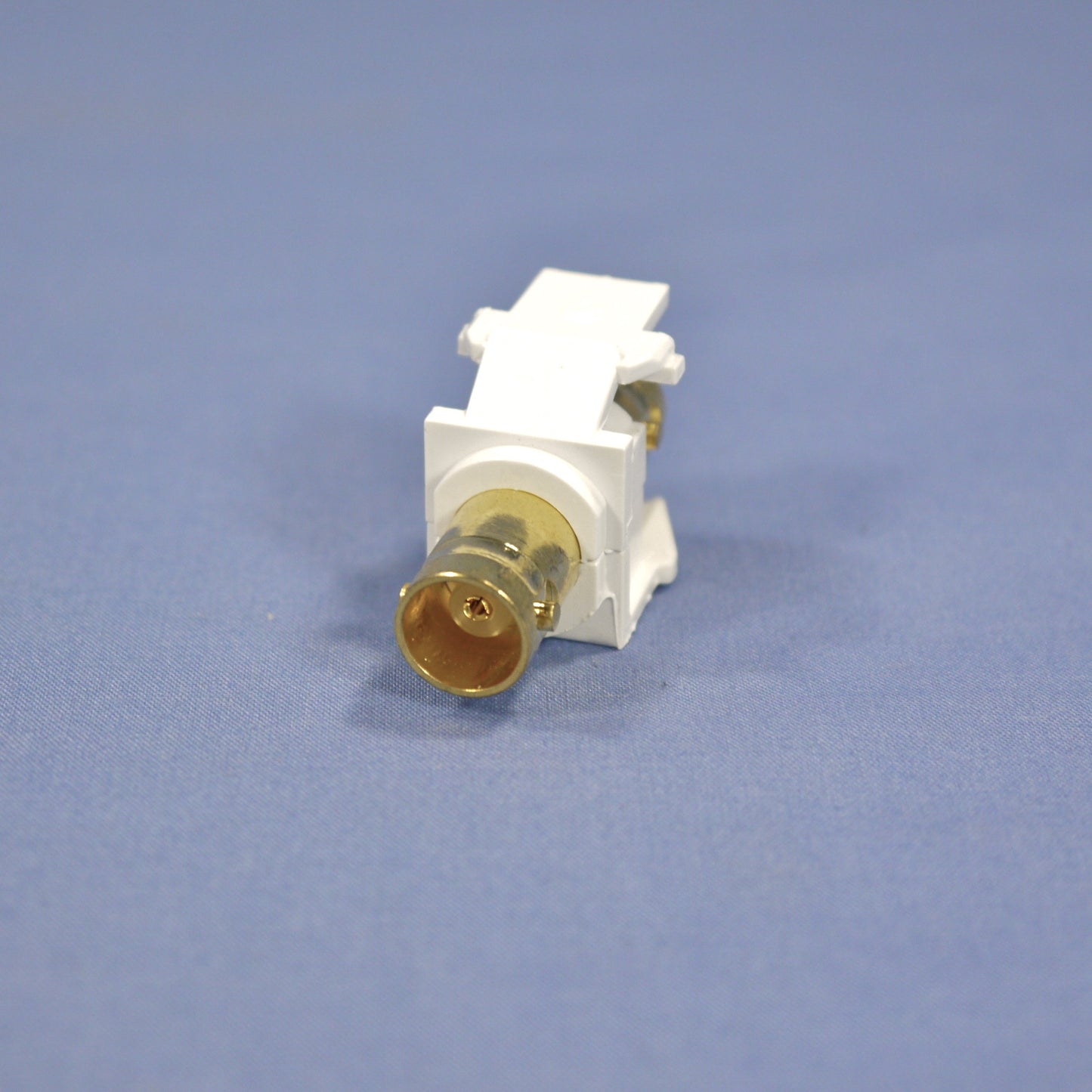 Leviton 40832-BW White Quickport Feed-Thru Female BNC Snap-In Gold-Plated Jack