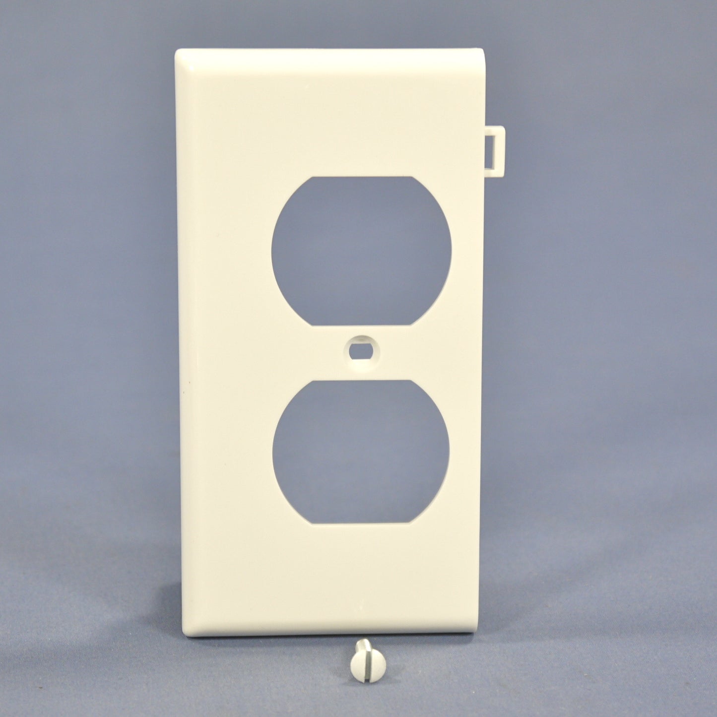 Leviton White End Sectional Duplex Receptacle Outlet Wallplate Cover 40895-WE