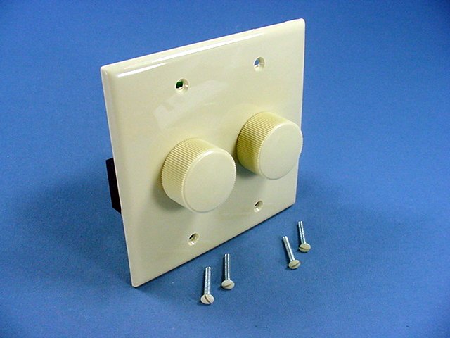 Leviton Ivory Brahms Dual Rotary 12-Step Stereo Audio Volume Control 75W 40899-I
