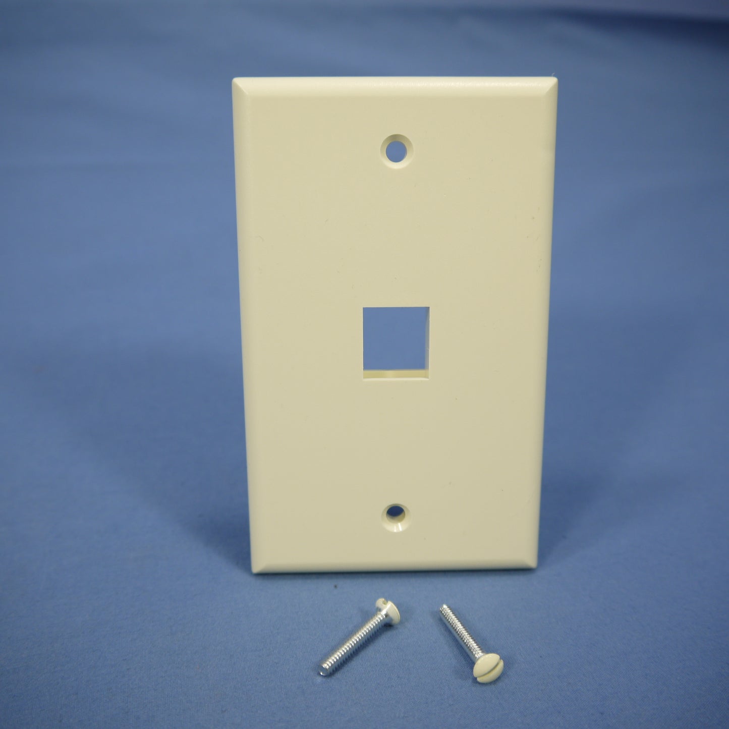 Leviton 41080-1AP Almond 1-Gang 1-Port Unbreakable Nylon Wallplate Cover 5pcs