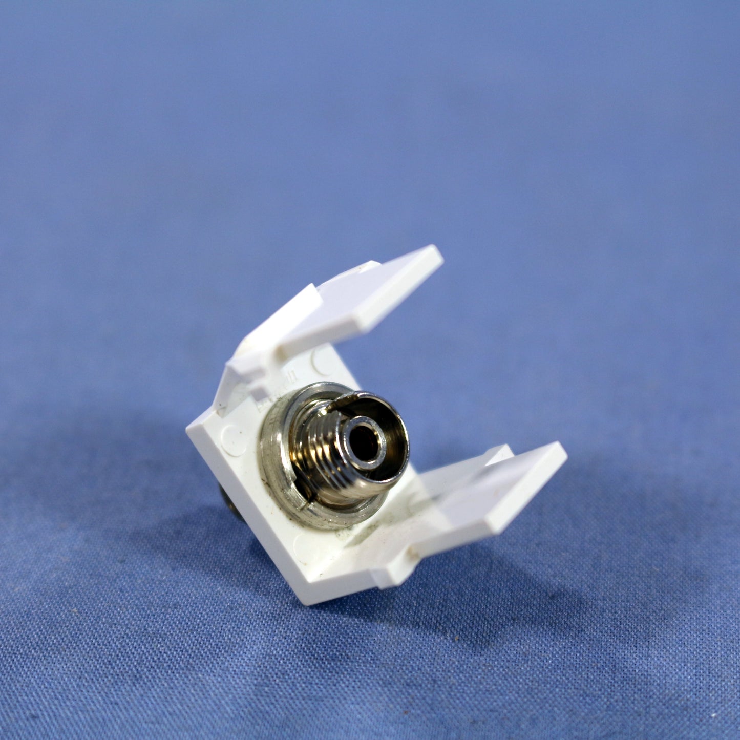 Leviton 41084-FWP White Quickport Snap-In Simplex FC Fiber Optic Jack SM/MM
