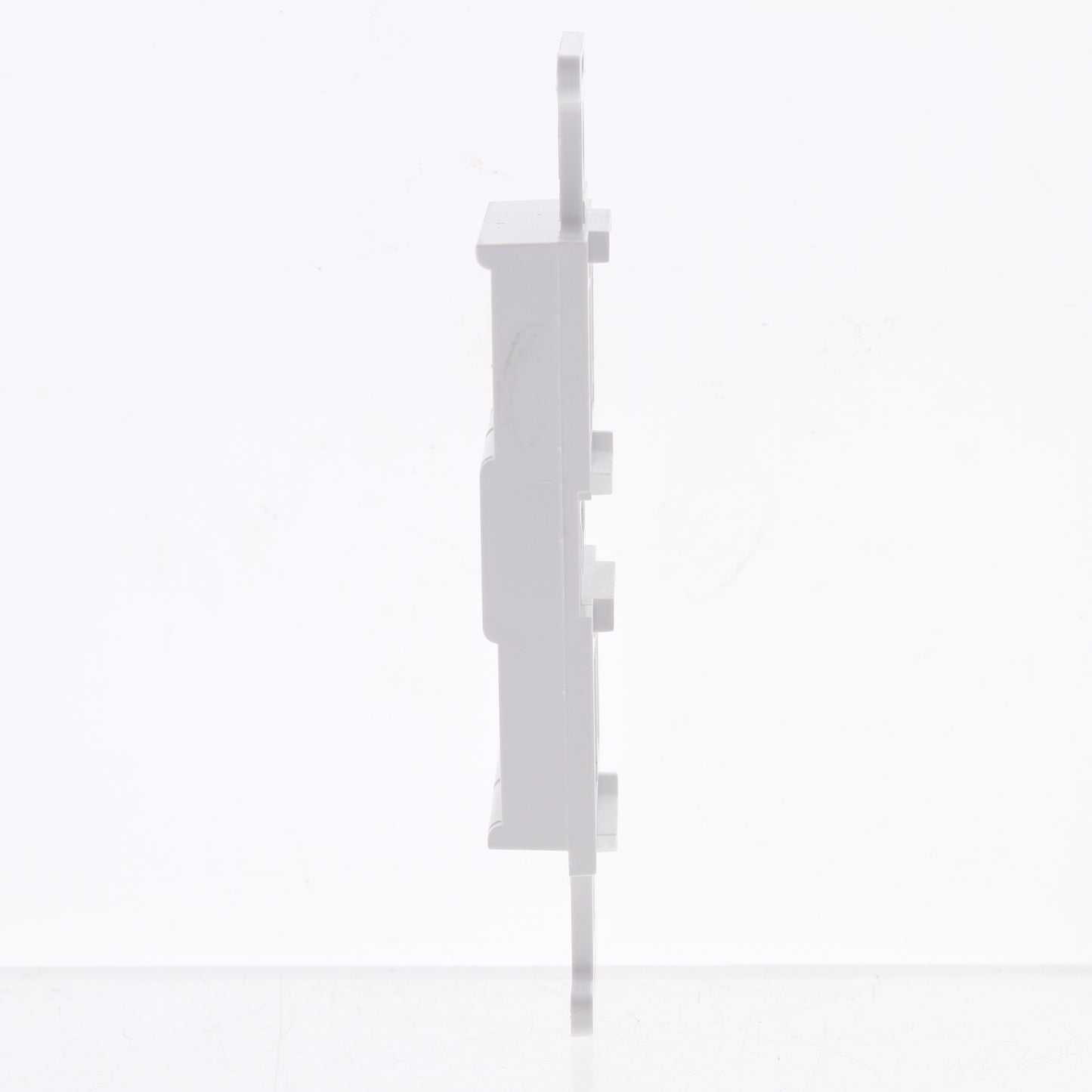 Leviton 41087-4W White Snap-In 4-Port Duplex Style 106 Insert Wallplate Cover