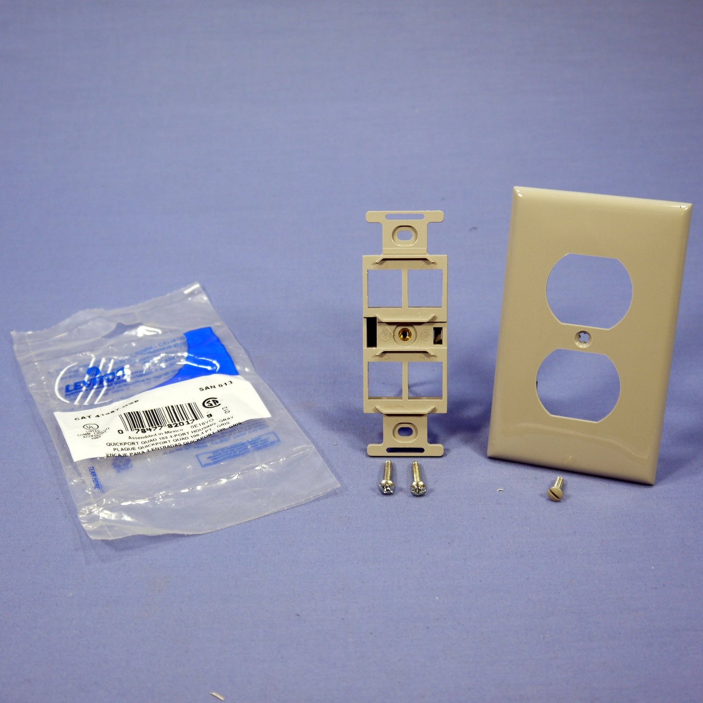 Leviton Gray Quickport 1-Gang 4-Port Duplex Wallplate Quad 106 Insert 41087-QGP