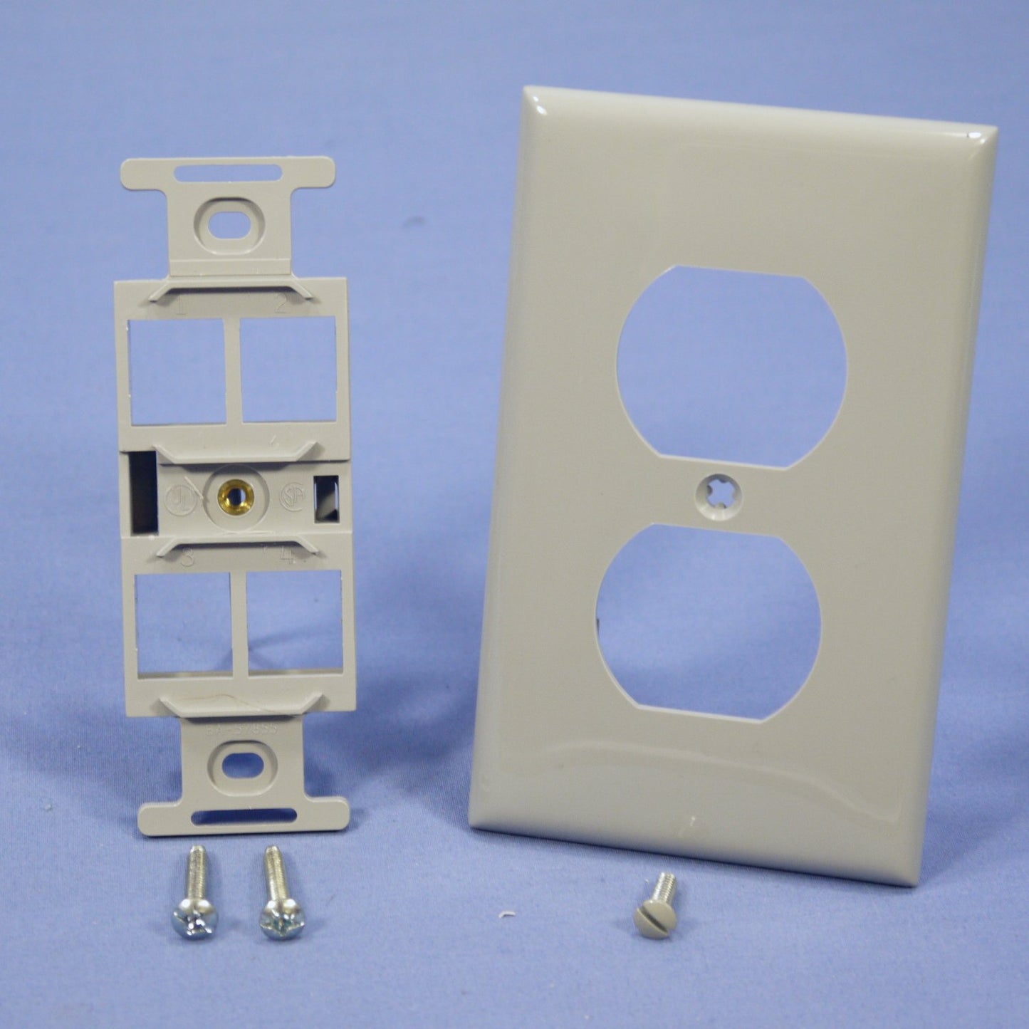 Leviton Gray Quickport 1-Gang 4-Port Duplex Wallplate Quad 106 Insert 41087-QGP