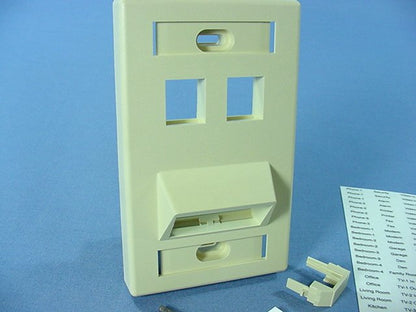 Leviton Ivory Quickport Angled 4-Port Wallplate With Label ID Windows 41090-SMI