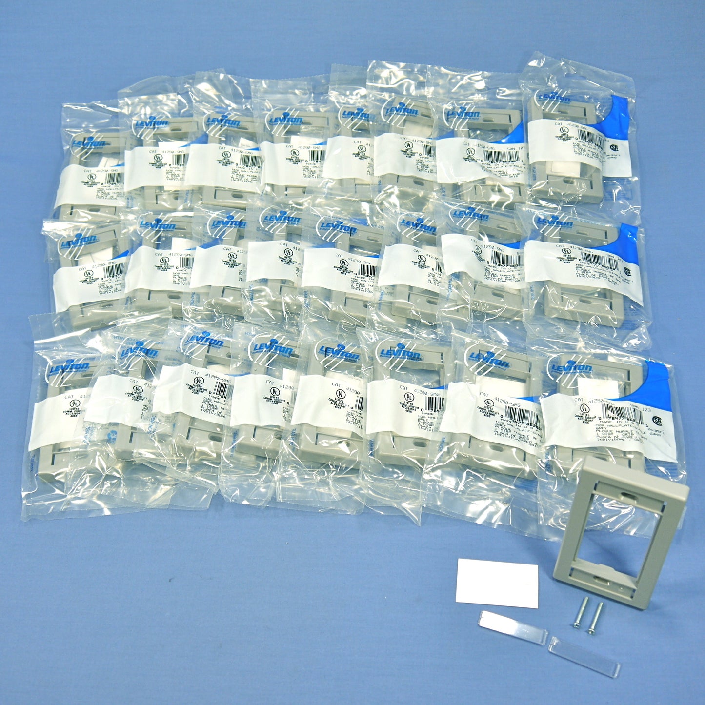 Leviton 41290-SMG Gray 1-Gang 3-Unit MOS Modular Wallplate Cover Frames 25-pack