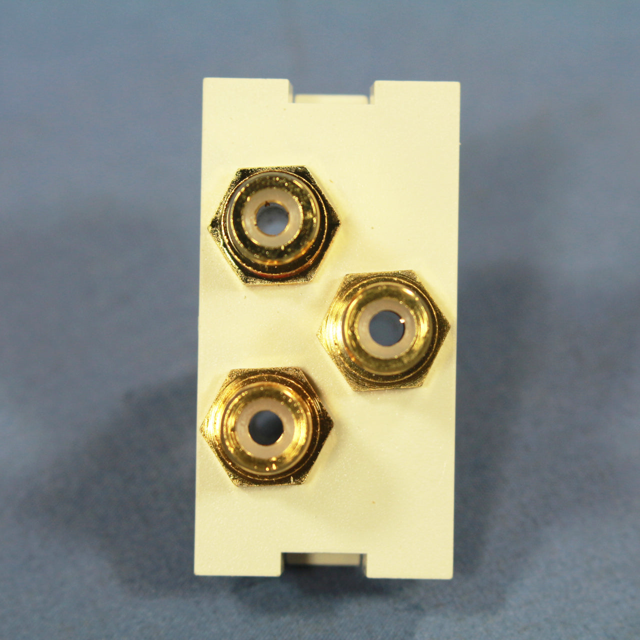 Leviton Light Almond MOS Wallplate 3-Port RCA Audio Video Jack Module 41292-3RT