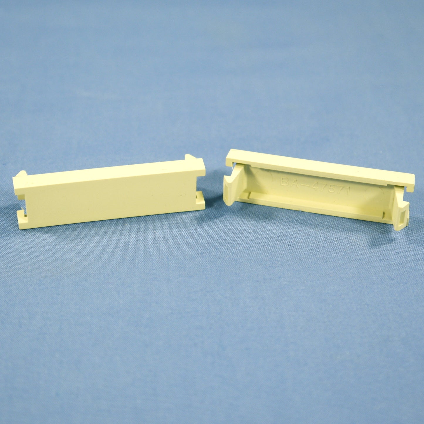 2 Leviton Ivory MOS Blank Wallplate Snap-In Insert Modules 0.5 Unit 41295-5BI