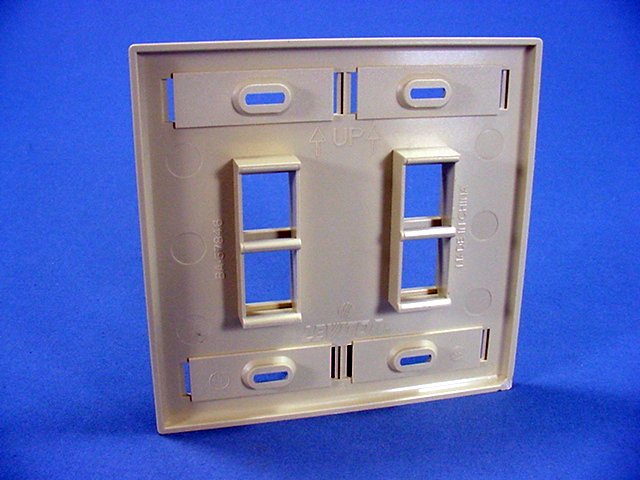 Leviton Ivory Quickport 4-Port ID Window Flush Wallplate 2-Gang Cover 42080-4IP
