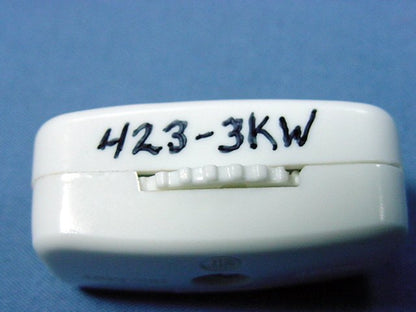 Miniature Leviton White Feed-Through Lamp Cord Switch 3A/6A 125V Bulk 423-3KW