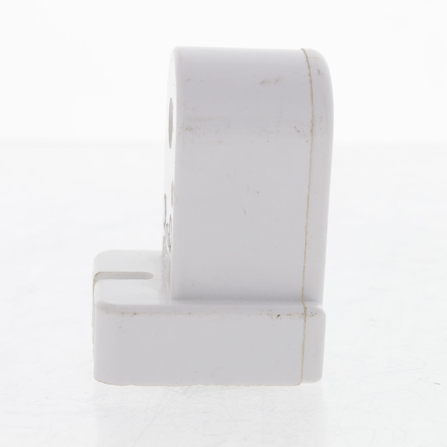 Leviton 468 White Slimline Fluorescent Lampholder Sockets T8 T12 Fixed End 600V