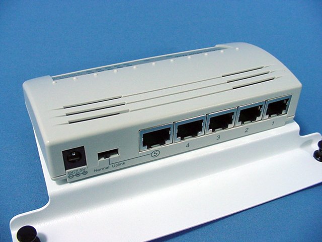 Leviton 47605-0EH 5-LAN 10Base-T Structured Media Center High Speed Network Hub