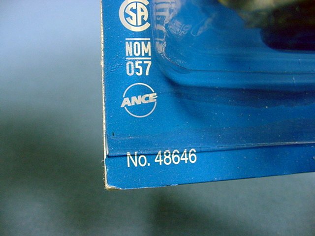 Leviton Black Straight Blade Vinyl Male Plug Cord Clamp Non-Polarized 15A 48646