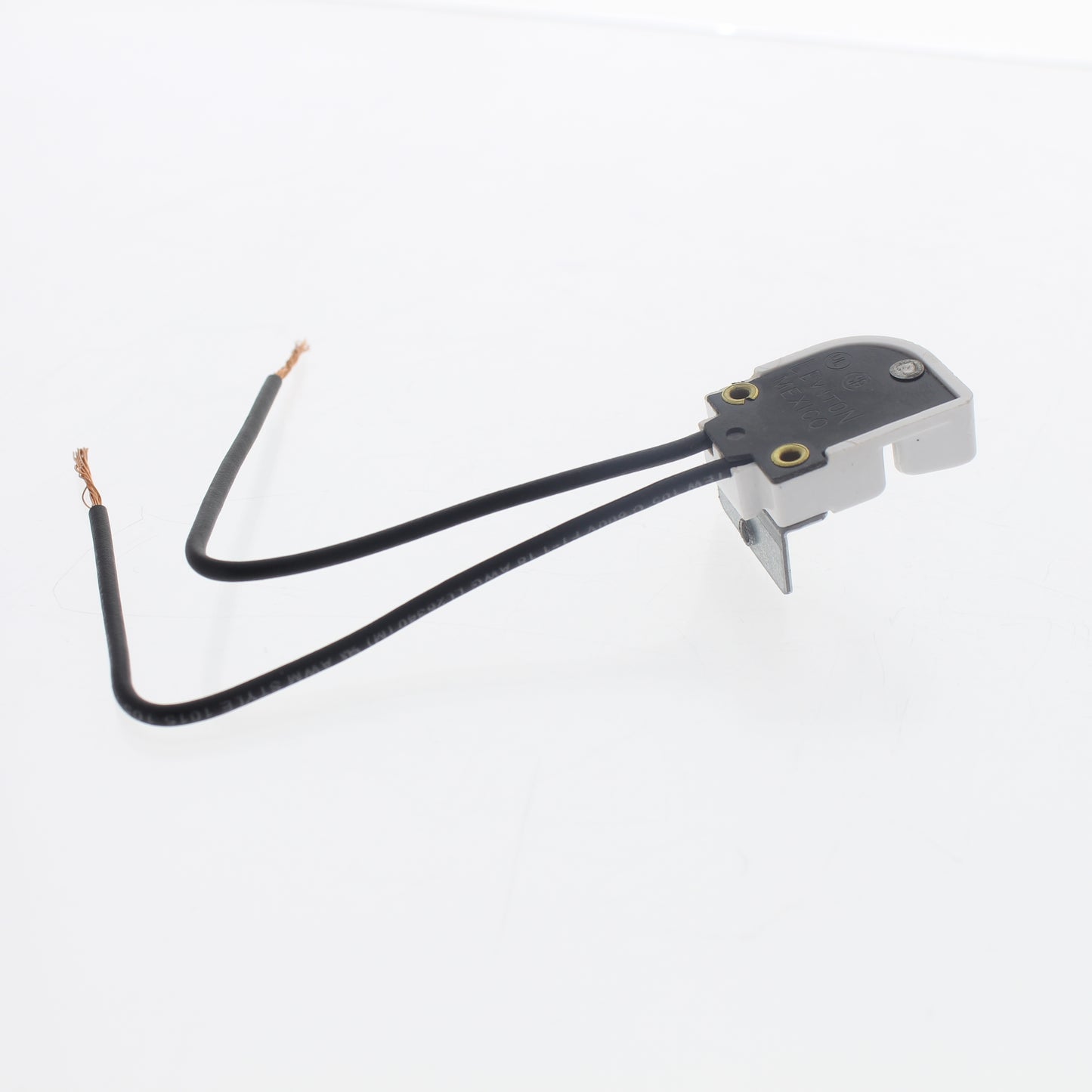 Leviton Medium Bi-Pin Lampholder Steel Bracket Tapped #6-32 w/ 6" 18 AWG Leads
