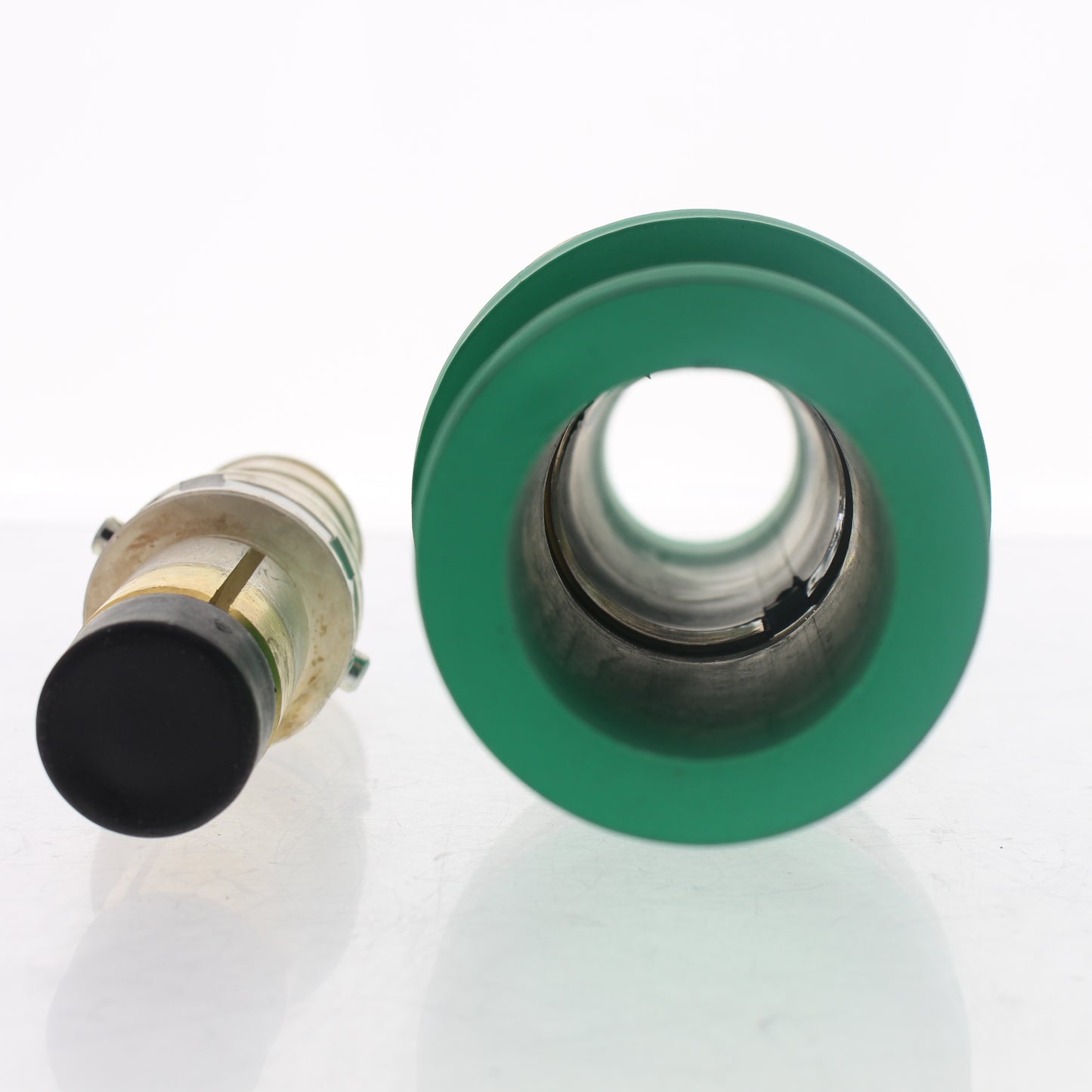 Leviton Green Rhino-Hide 49-Series Single Pole Complete Male Plug 1000V 1135A