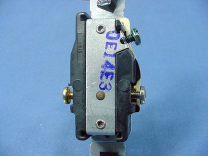 Leviton Ivory Commercial Single Outlet Receptacle Nema 5-15 15A 125V Bulk 5015-I