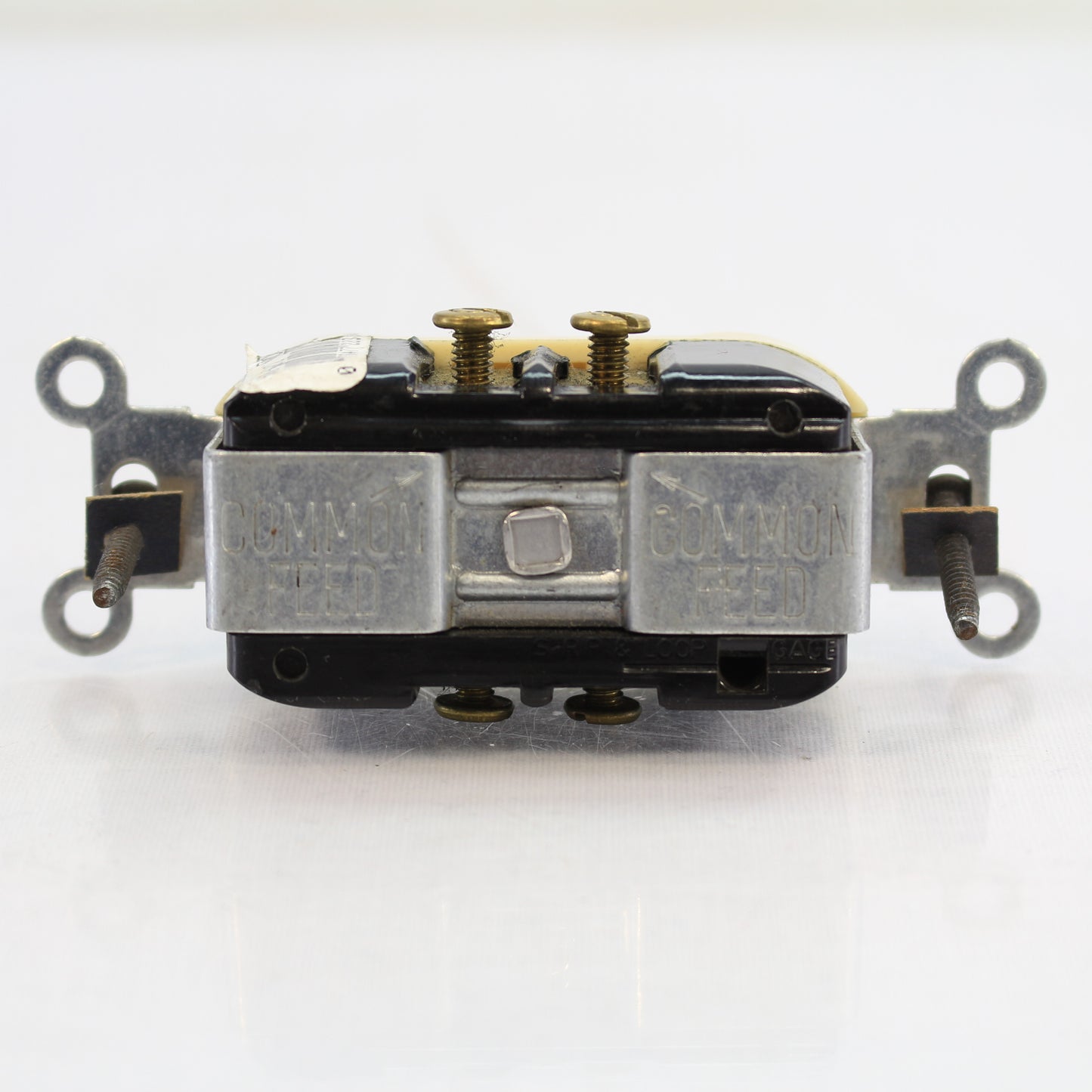 Leviton 5212 Ivory Dual Single Pole Toggle Wall Light Switches 5A/10A 125V 250V