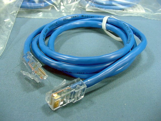 Leviton 52455-3BL Blue Cat5 3ft Ethernet Cable Data Patch Cords Network 25-Pack