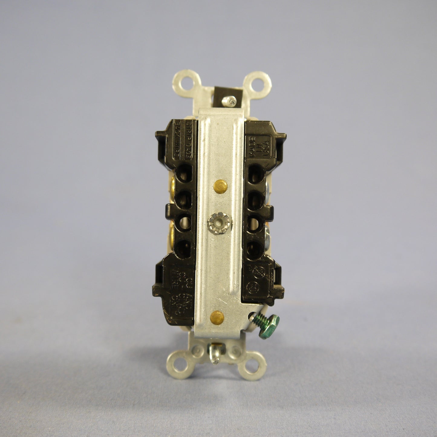 Leviton Scratched Gray Industrial Narrow Receptacle Outlets 5-15R 15A 5252-GY