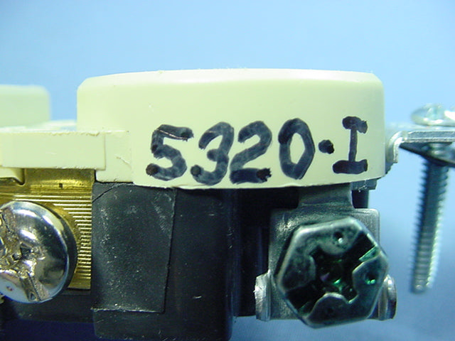 Leviton Ivory Residential Duplex Receptacle Outlet Nema 5-15R 15A Bulk 5320-I