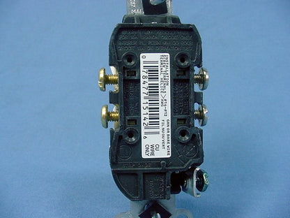 Leviton White Residential Duplex Receptacle Outlet 5-15R 15A 125V Bulk 5320-W