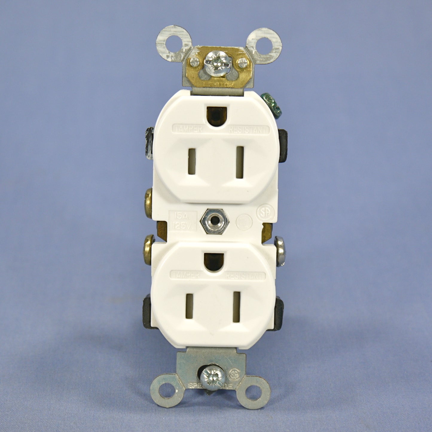 Leviton White Tamper Resistant Receptacle Outlet Nema 5-15R 15A 125V Bulk 5321-W