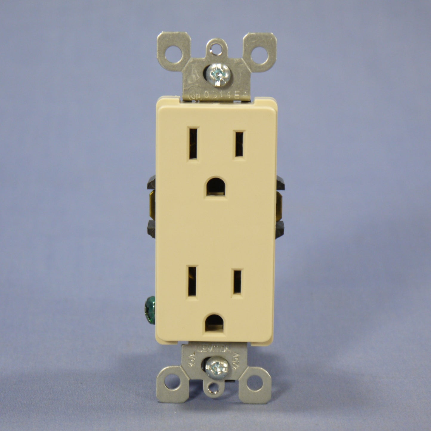 Leviton Ivory Decora Receptacle Duplex Outlet Nema 5-15R 15A 125V 5328-I Boxed
