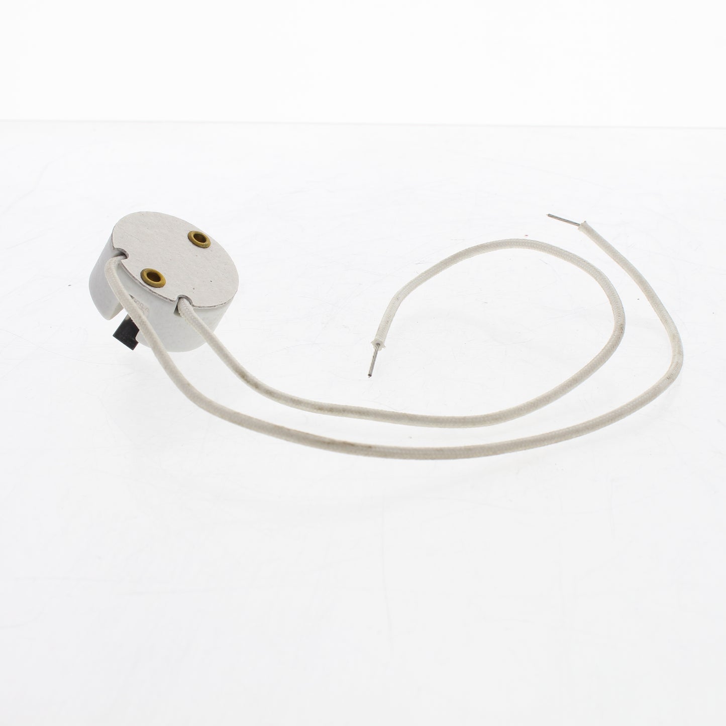 Leviton 557 White Porcelain Lampholder for Metal Halide Lamps with G12 Base 5KV