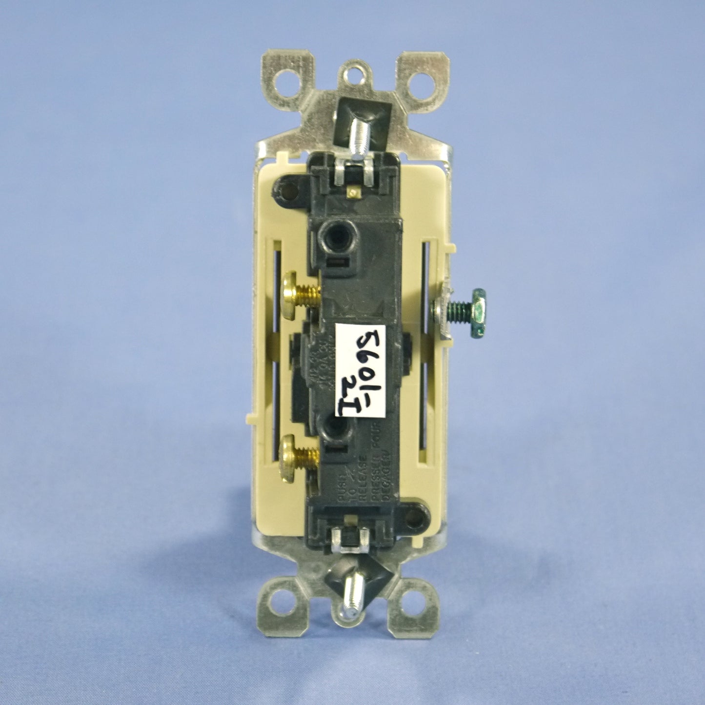 Leviton 5601-2I Ivory Decora On/Off Rocker Light Wall Switch 15A 1-Pole Bulk